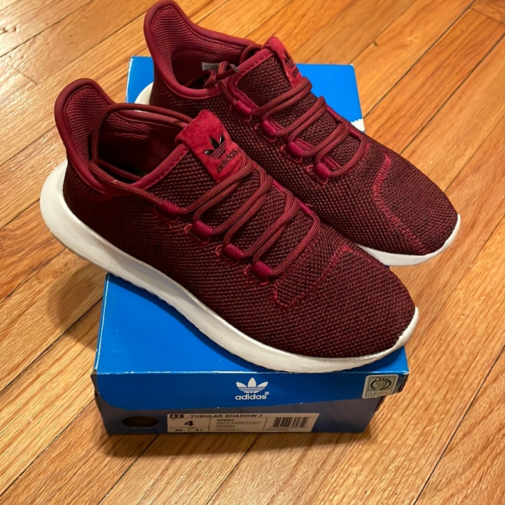 Tubular Shadow (Adidas)